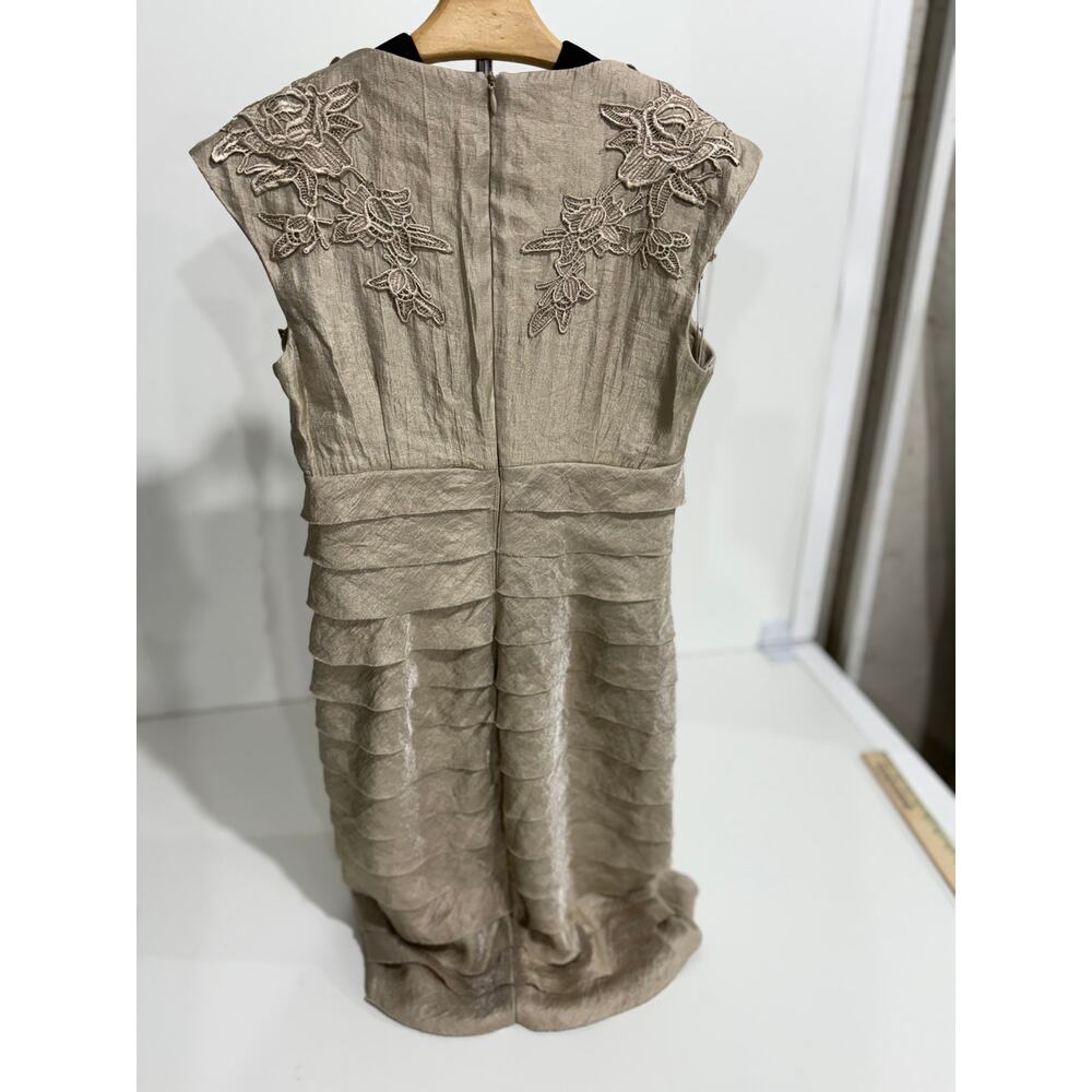 London Times Champagne Tiered Metallic Dress – Size 4 - Picture 2 of 8